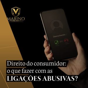 Consumidor cansado de ligações de telemarketing abusivo recebendo orientação sobre como bloquear chamadas e garantir seus direitos com apoio jurídico.