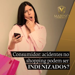 Consumidor vítima de acidente em shopping center após queda em piso escorregadio, ilustrando direito à indenização por danos.